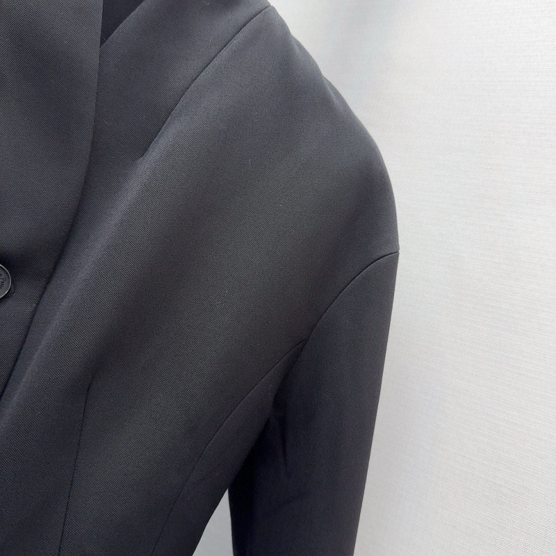 chr1st1an D10r outwear